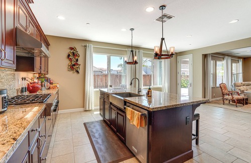 Brentwood Casa | Family Home w/Patio & Fenced Yard in Brentwood
