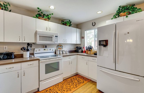 Fort Myers Casa | Family Home w/Pet-Friendly Yard in Fort Myers!