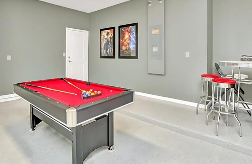 Kissimmee Casa | Family Home with Cinema Pool and BBQ Near Disney