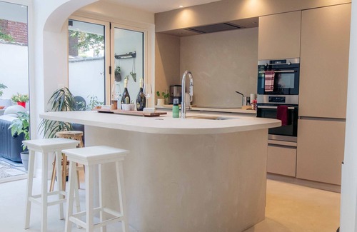 Brederode Casa | Family home with garden, jacuzzi & bbq