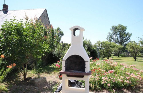 Ceaux Cabaña | Casa familiar de piedra cerca del Mont St Michel con jardín privado, acceso WiFi y servicio de limpieza.