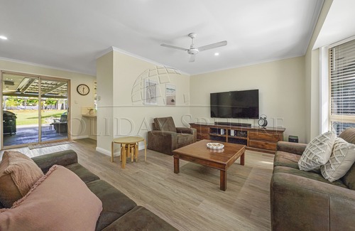 Oxenford Apartamento | Family Home with Pool Close to Theme Parks