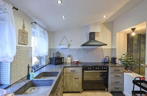 Heijenrath Casa | Family home with private garden and hot tub