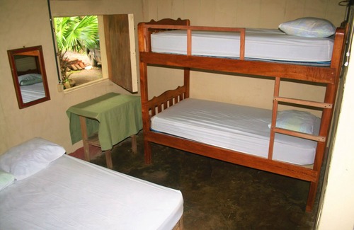 Altagracia Cama Y Desayuno | Family hostel, Hospedaje La Penita, 2 person room