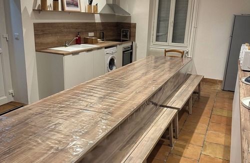 Bourges Casa | Family house, 13 beds, 3 bathrooms, 3 toilets, terrace, garden, free parking