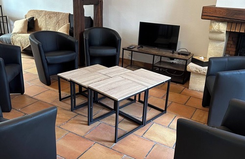 Bourges Casa | Family house, 13 beds, 3 bathrooms, 3 toilets, terrace, garden, free parking