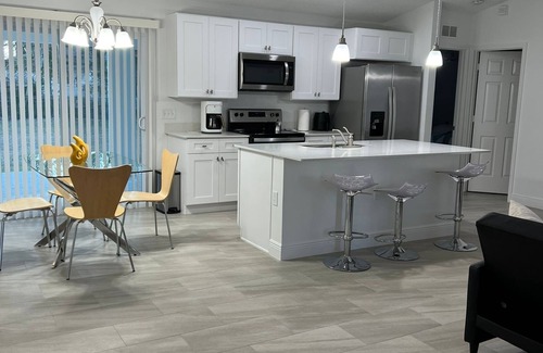 Ocala Casa | Modern Home for 8- 3bd/2ba near WEC & Springs