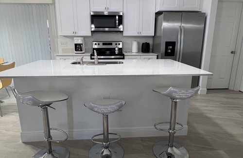 Ocala Casa | Modern Home for 8- 3bd/2ba near WEC & Springs