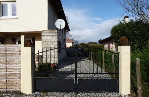 Bias Apartamento | Family house for 6 people in Bias, 9 km from Lespecier beach