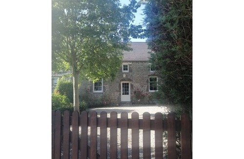 Bretteville-sur-Ay Casa | Family house and character 10 minutes from the beaches