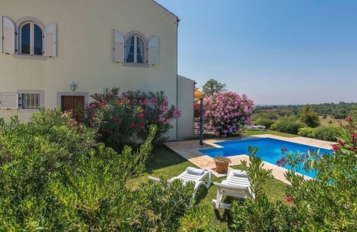 Cervar Cabaña | Casa de vacaciones rodeado de olivos en las proximidades de la playa