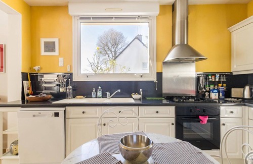 Le Val-Saint-Pere Cabaña | Casa familiar en Avranches con jardín y estacionamiento
