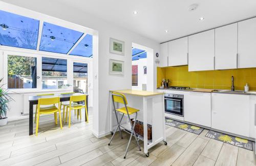 Elthorne Apartamento | Family House in the Heart of Hanwell with 5 stars!
