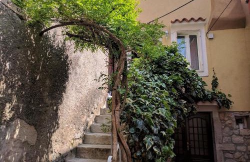 Cres Apartamento | Family house in the old center