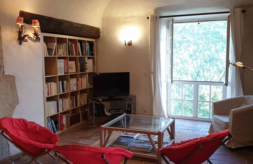 Banne Otro | Casa familiar en 10 ha de bosque y pradera