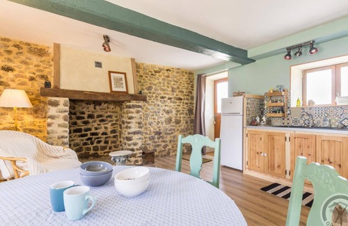 Savigny-le-Vieux Cabaña | Casa familiar con Internet y mascotas permitidas en Normandía