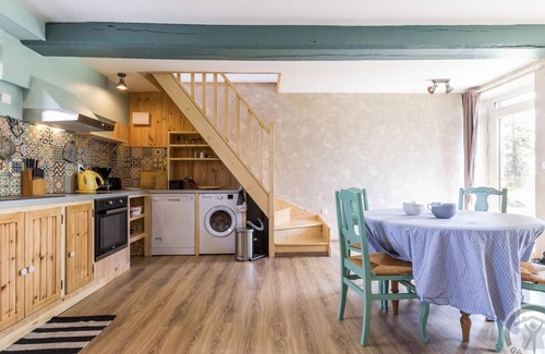 Savigny-le-Vieux Cabaña | Casa familiar con Internet y mascotas permitidas en Normandía