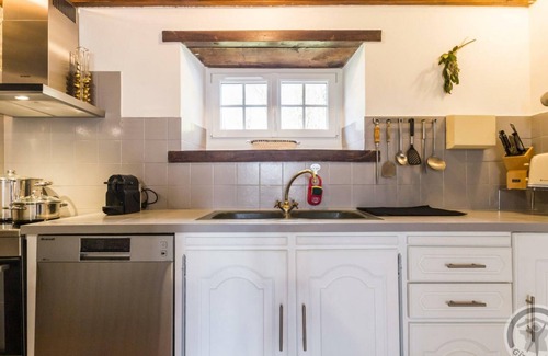 Roncey Cabaña | Casa familiar con jardín, se admiten mascotas, WiFi y aparcamiento en Roncey