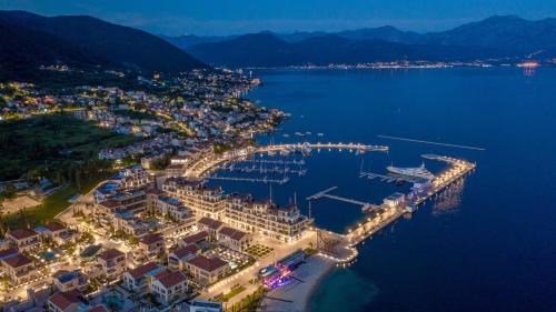 Bijela Apartamento | Family House with pool & sea view