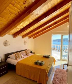 Bijela Apartamento | Family House with pool & sea view