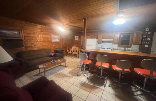 Ernul Cabina | Family Hunting Cabin