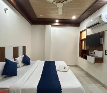Delhi Casa | Family inn