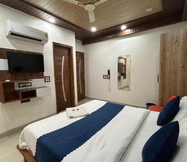 Delhi Casa | Family inn