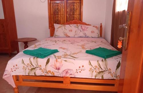 Pottuvil Division 2 Hotel | Family Inn