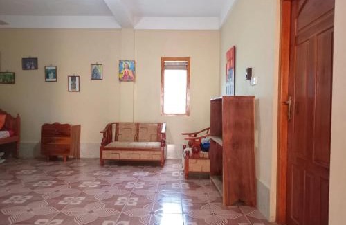 Pottuvil Division 2 Hotel | Family Inn