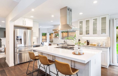 Redmond Casa | Family | King Bed | Backyard | Game Room | AC