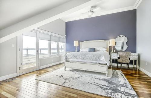 Alcona Casa | Family Lakeside Oasis