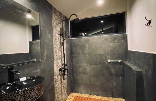 Vang Vieng Hotel | Family Land Camping Resort