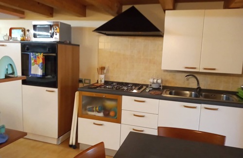 Zafferana Etnea Apartamento | Family lofts at the foot of Mount Etna. Private parking space and scenic garden.