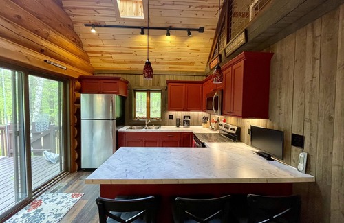 Danbury Cabina | Family Log Cabin - Lake, Golf, Pool, Hike, Ski-ATV & Game Room - Northwoods WI