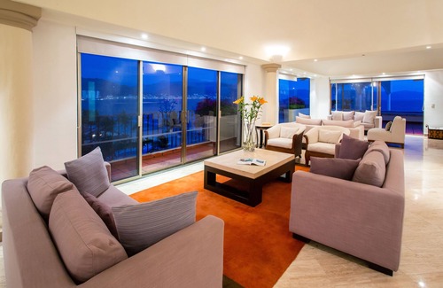 Marina Vallarta Complejo | Family Luxury Suites by Velas Vallarta - All Inclusive