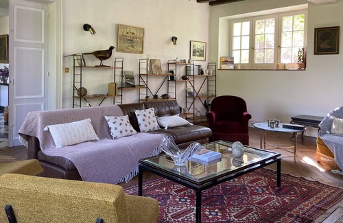 Chateau-Renard Casa | Family manor 1h30 from Paris, wooded garden, fireplace, pool table