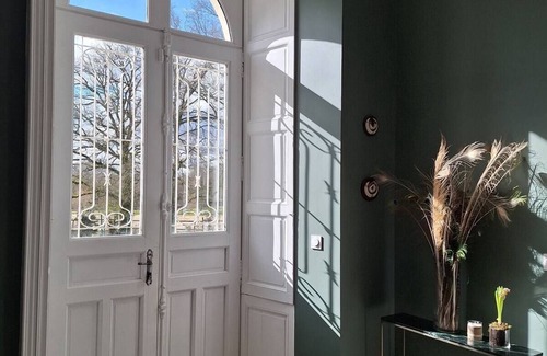 Saint-Jean-de-Linieres Casa | Family manor house