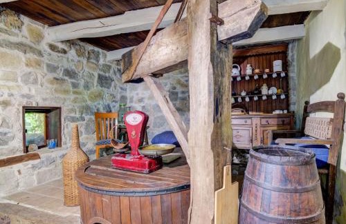 Roccafluvione Casa | Family Mill Stay with BBQ