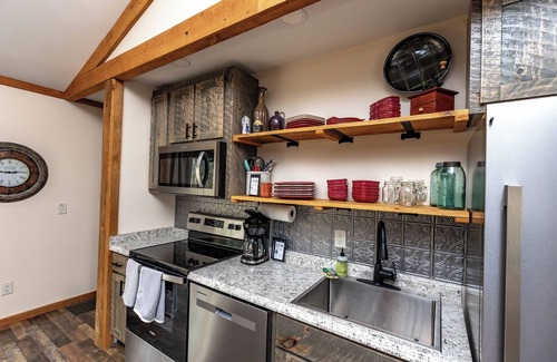 Cool Ridge Cabina | Family Mountain Getaway, Stay in the New River Gorge Area, Near Glade Creek Farm