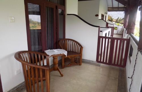 Inamaluwa Villa | Familiar y ecológico con cómodas habitaciones, villas, casas en los árboles y piscina.