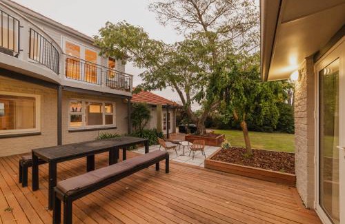 Avonhead Casa | Family Oasis - Deck Garden & Space