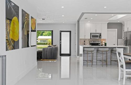 Cutler Bay Casa | Family Oasis Pool, Billiards and More L88