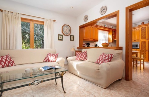 Crestatx Villa | Family Oasis: Private Pool Retreat for 8 Guests!