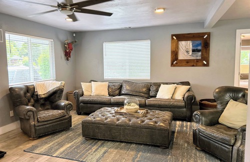 Jacoby Creek Casa | Family Oasis w/Hot Tub in Bayside
