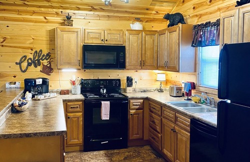 Pigeon Forge Cabina | Cabina impresionante para familias, construido en 2015, para 8 personas