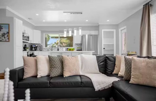Bearss Plaza Casa | Family Paradise! 5BR, Pool, BBQ, MIL Suite