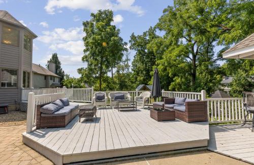 Amherst Casa | Family Paradise - Pool Theater Games Galore