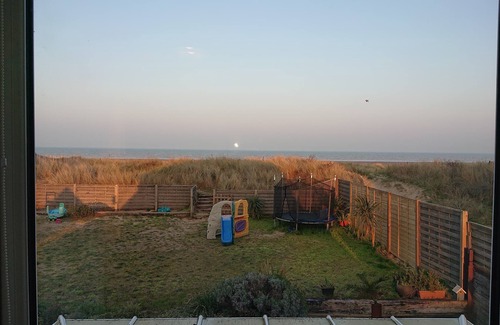 New Romney Casa | Casa para familias y mascotas, directamente en una hermosa playa de arena - ¡Recientemente renovada!