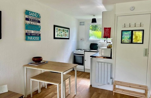 Kilkhampton Chalet De Esquí | Family & Pet friendly 2 bedroom Chalet near Bude, Cornwall