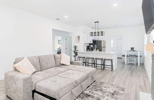 Lakeland Casa | Family & Pet Friendly Home near TigerTown & Downtown Lakeland